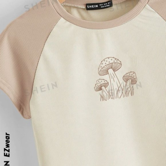 3/$35 mushroom print crop top (size m) - Picture 6 of 8